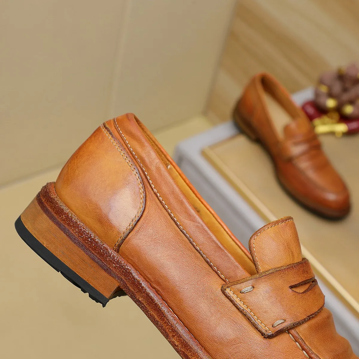 Men's shoes 💰920 💰 Louis Vuitton LV ® Autumn and Winter 🆕 models 🔛Full shoe counter First layer cowhide, 🐂Leather lined casual shoes for men, super soft outsole, a must for driving. Counter synchronization Original first layer cowhide Completely 1:1 mold customization 🌹Top version, 3 colors available! Number: 38-45 (37.46. Customized)